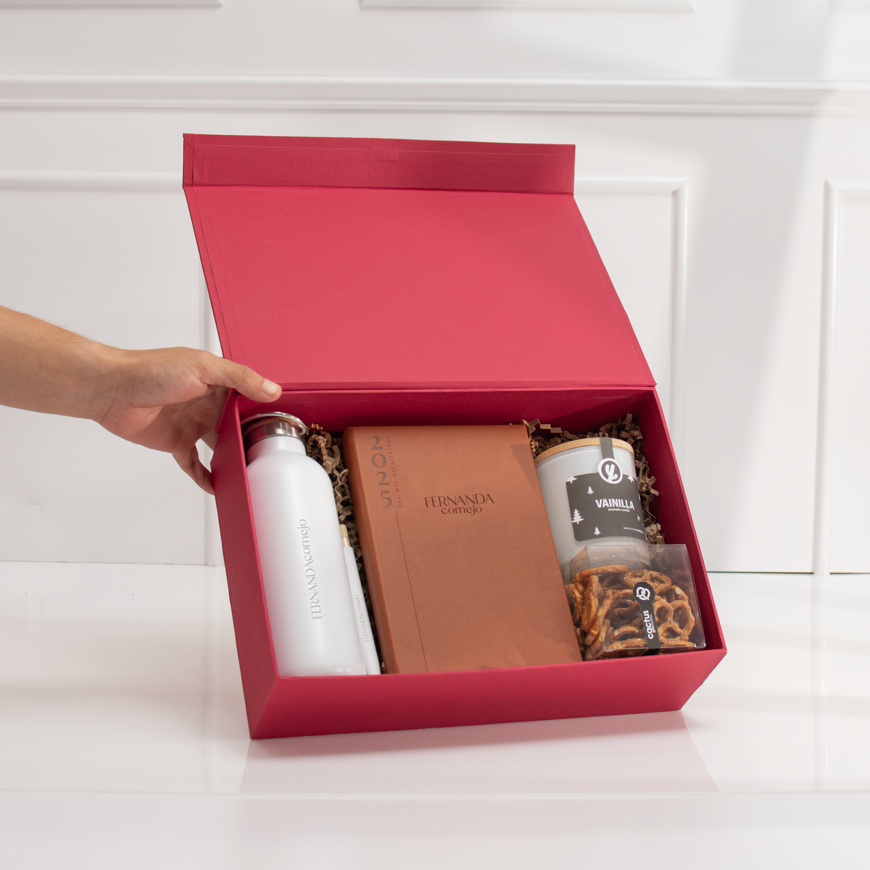 Image of Holiday box Plus