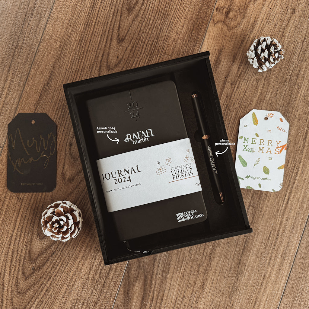 Image of Agenda  + Pluma